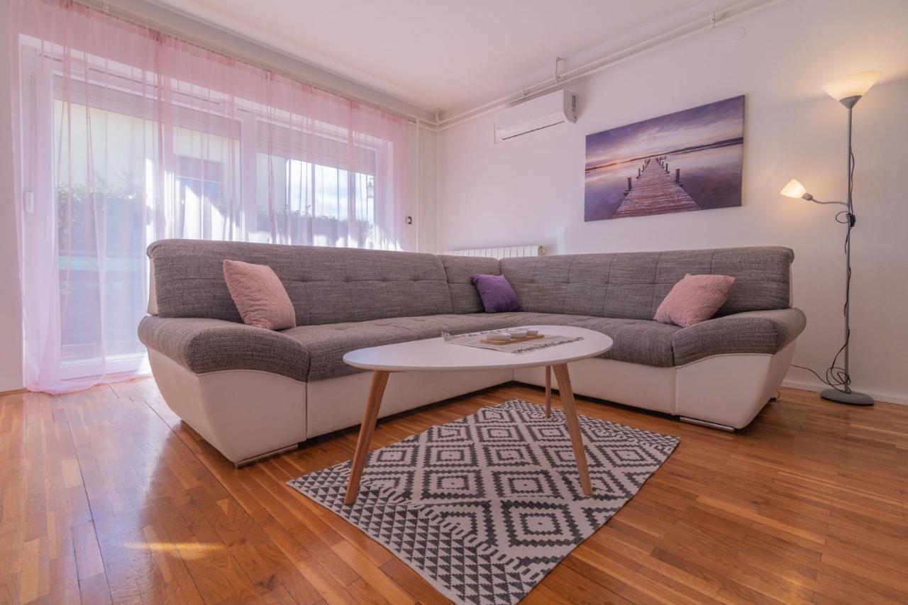 Apartman Monte Grande พูลา ภายนอก รูปภาพ